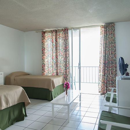 Montego Bay Club Apartments Exterior photo