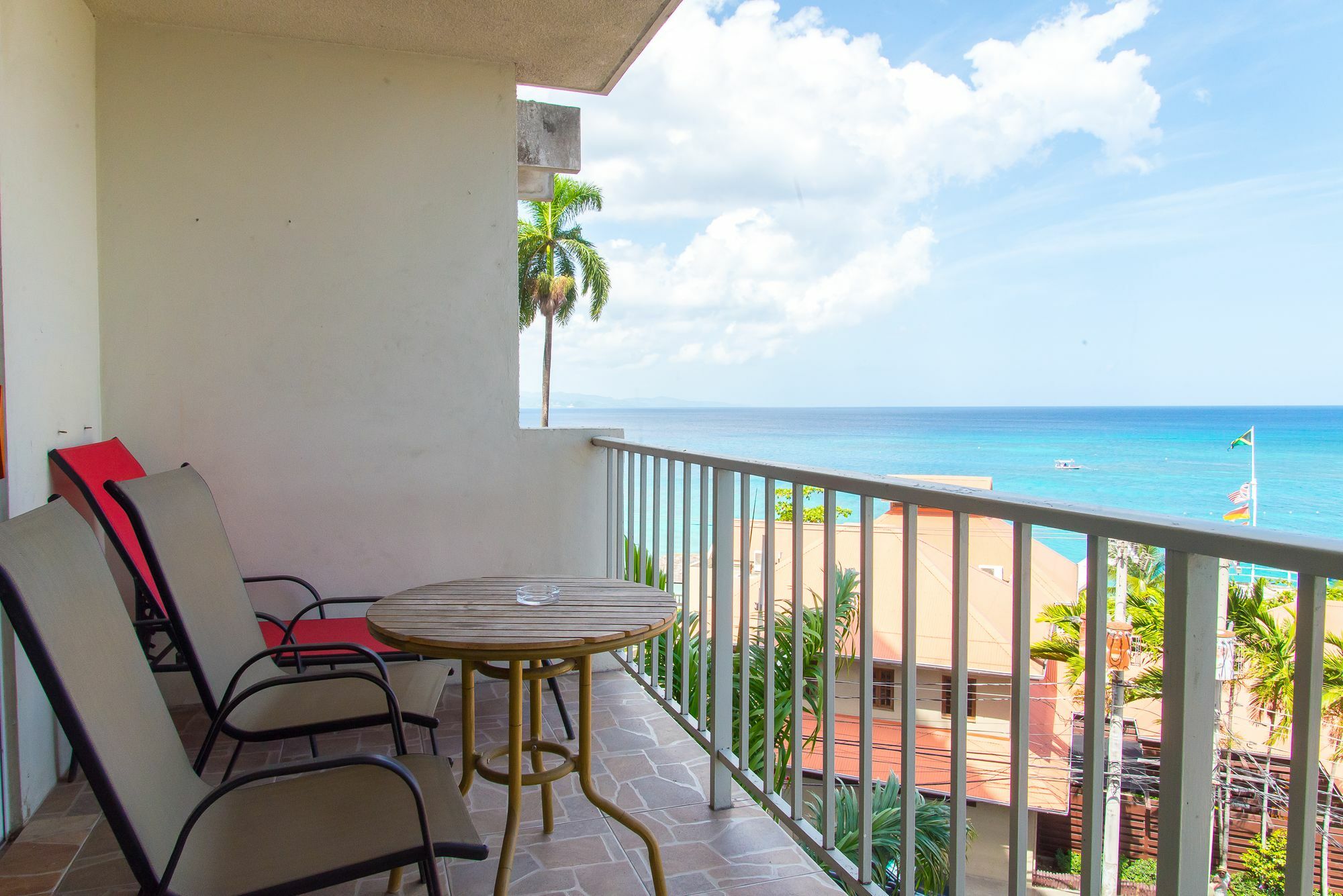 Montego Bay Club Apartments Exterior photo