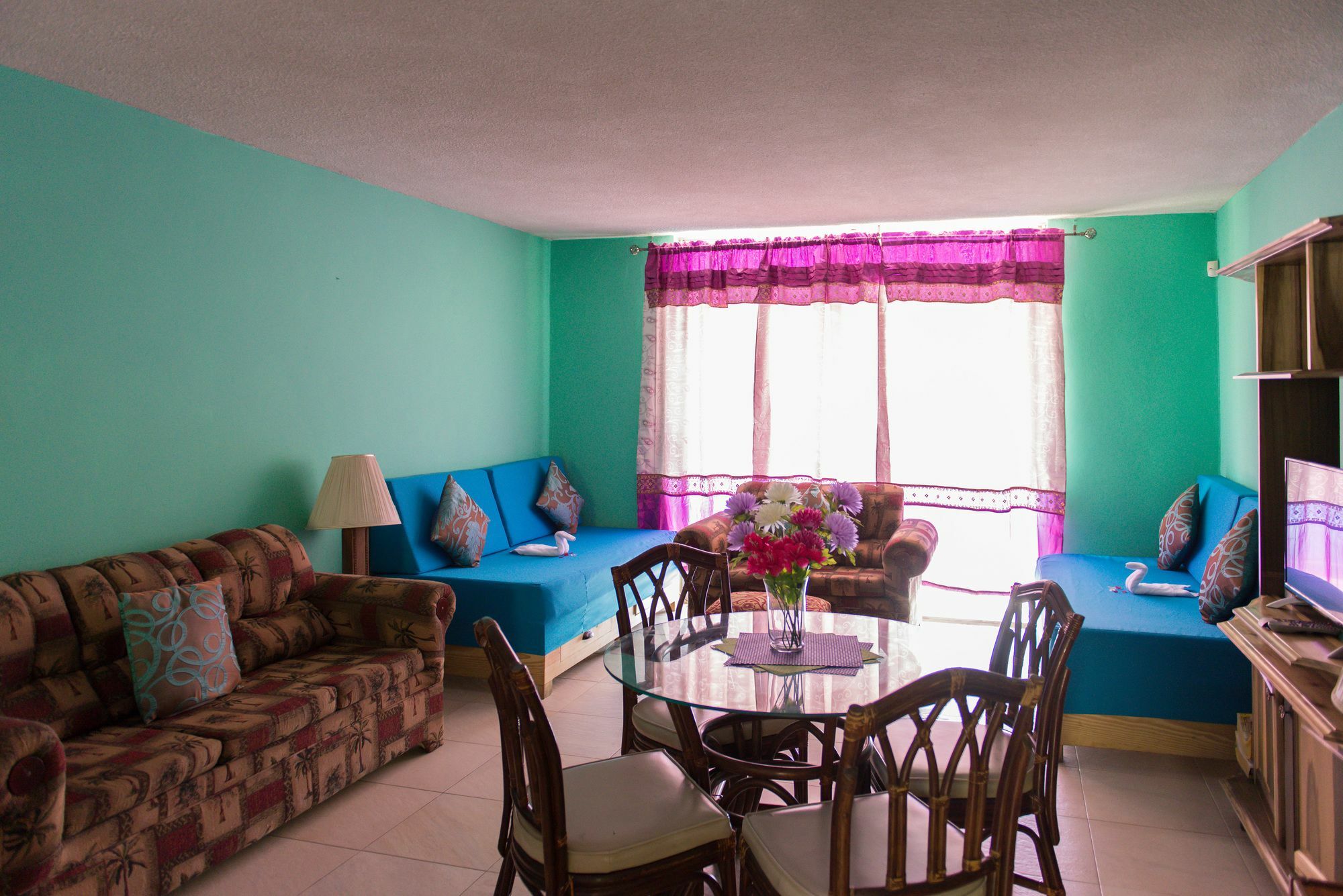 Montego Bay Club Apartments Exterior photo