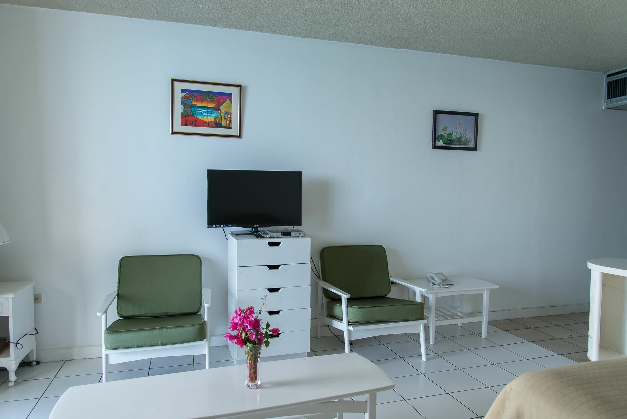 Montego Bay Club Apartments Exterior photo